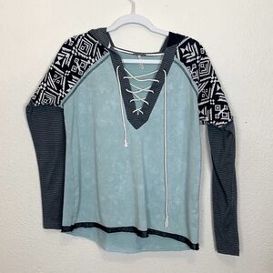 Gimmicks BKE blue aztec hooded long sleeve top